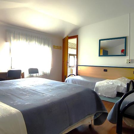 Birilli B&B チヴィタノーヴァ・マルケ エクステリア 写真