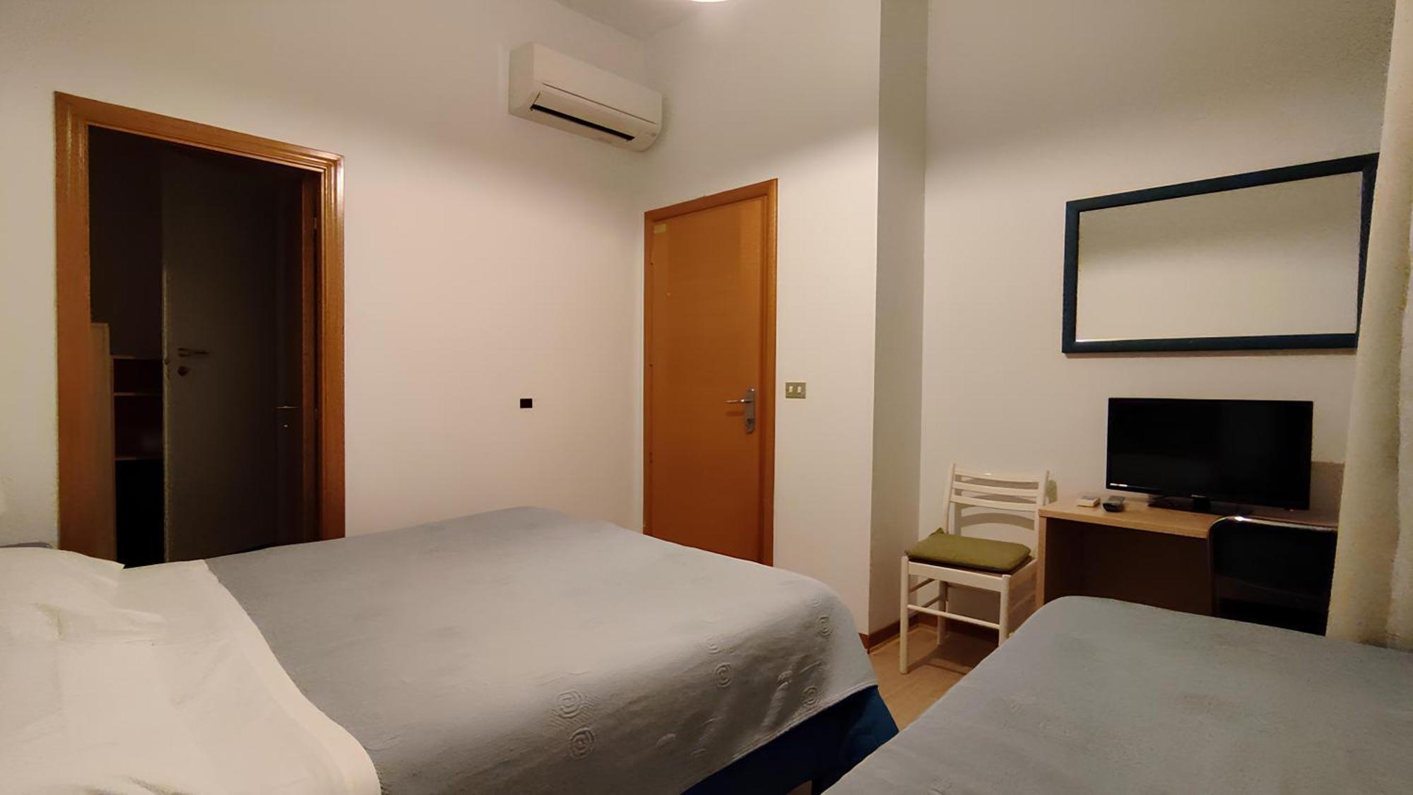 Birilli B&B チヴィタノーヴァ・マルケ エクステリア 写真