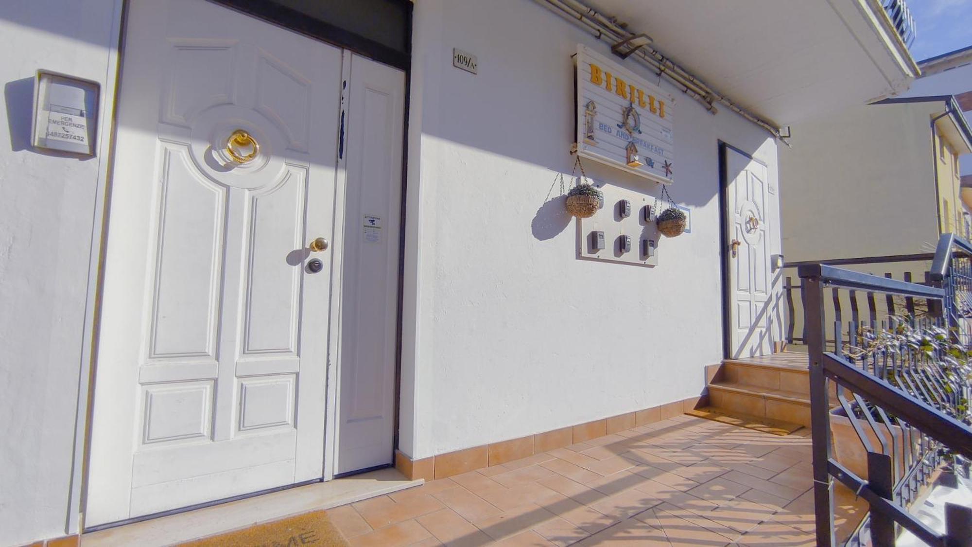 Birilli B&B チヴィタノーヴァ・マルケ エクステリア 写真